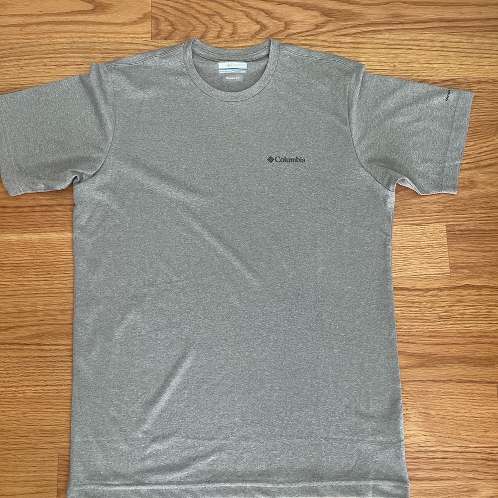 Columbia Gray Short Sleeve Tee Classic Crew Neck size small men’s